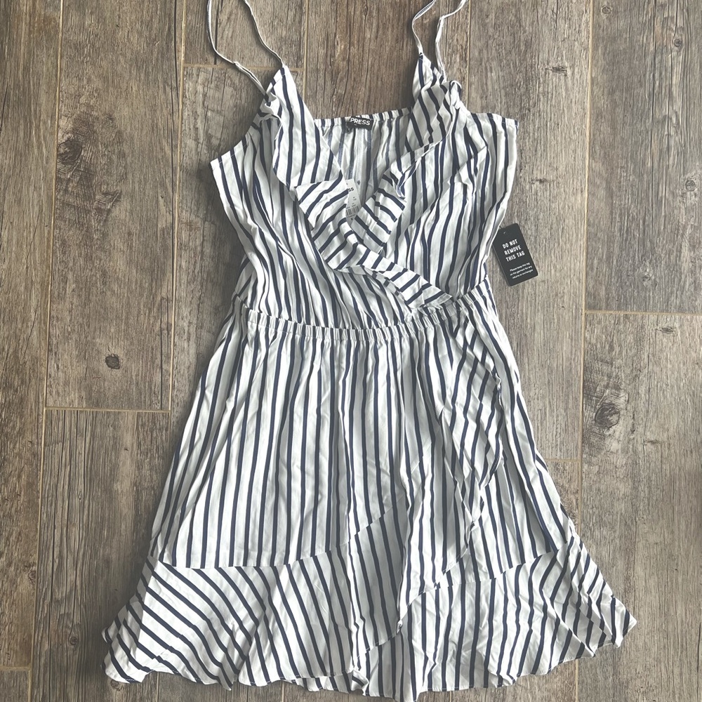 🆕 Express mini striped dress